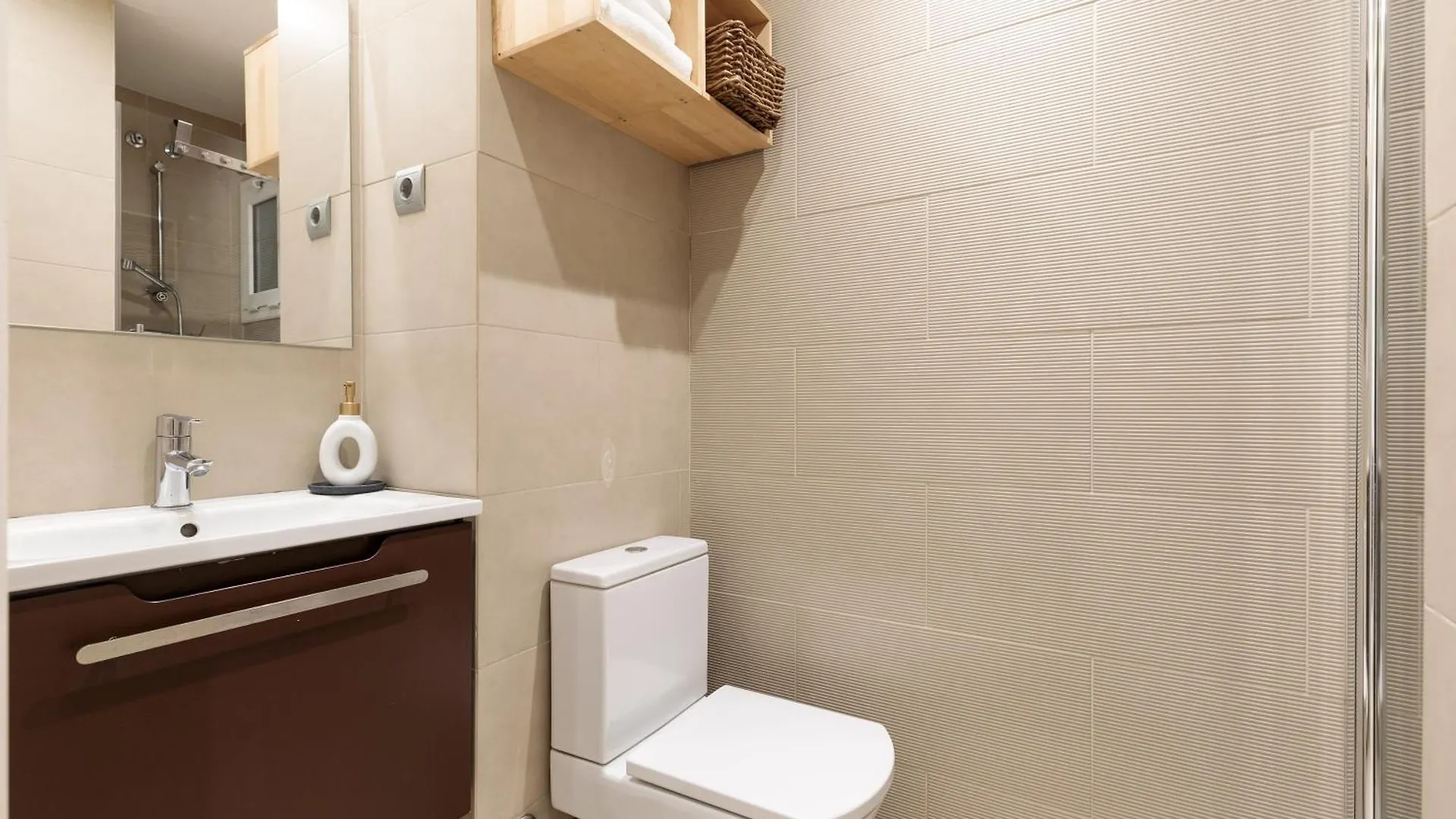 Enjoy Apartments Montserrat Boutique Apartment In Eixample Barcelona