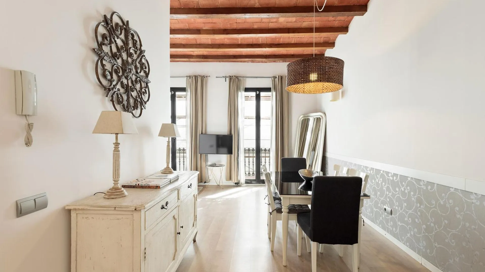 Enjoy Apartments Montserrat Boutique Apartment In Eixample Barcelona