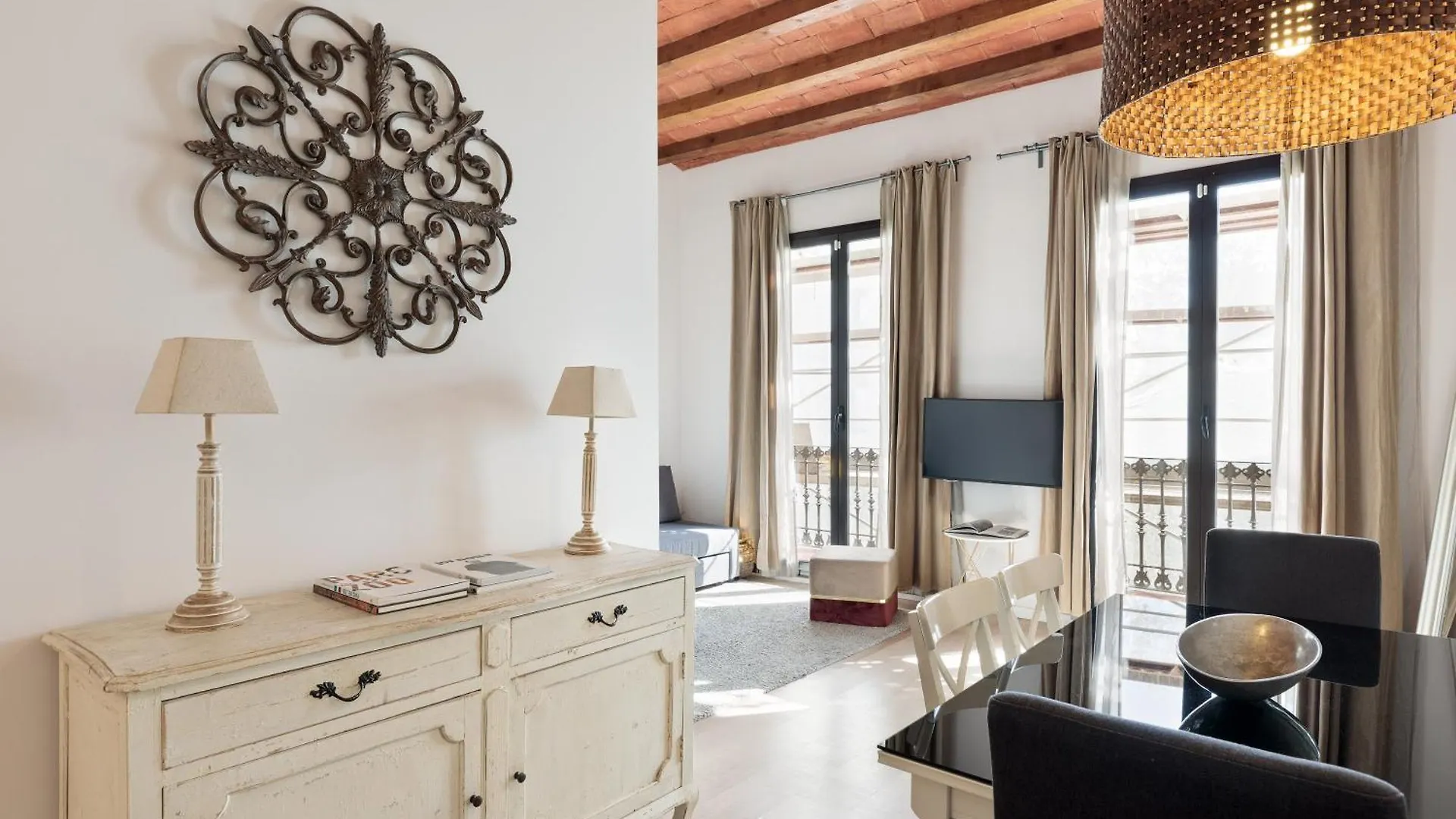 Enjoy Apartments Montserrat Boutique Apartment In Eixample Barcelona